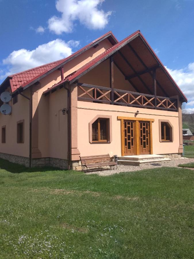 فيلا Затишок В Карпатах ياريمتشي المظهر الخارجي الصورة